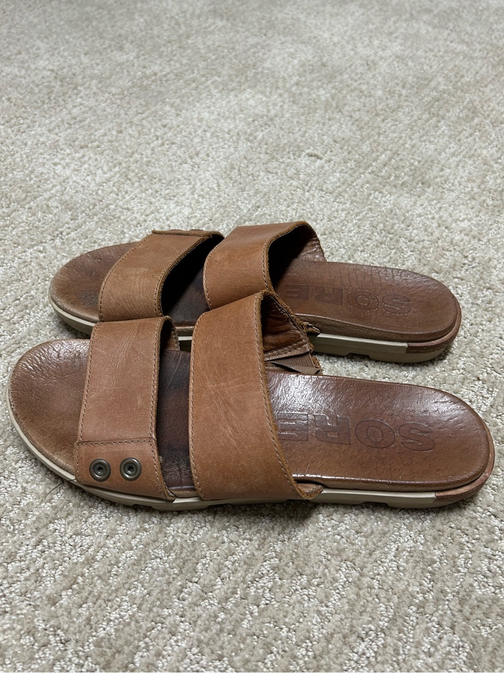Sorel full grain leather slides. 8